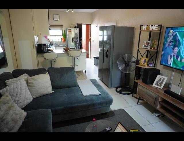 2 BEDROOM APARTMENT FOR SALE IN SUNNINGHILL